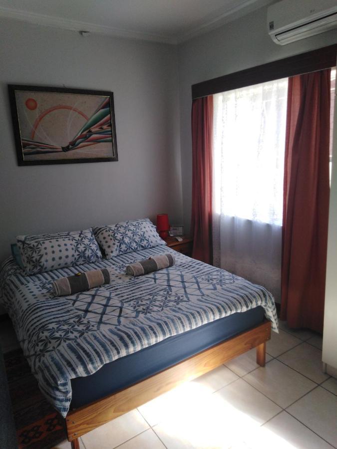 Xenia Bed & Breakfast Уиндхоек Екстериор снимка